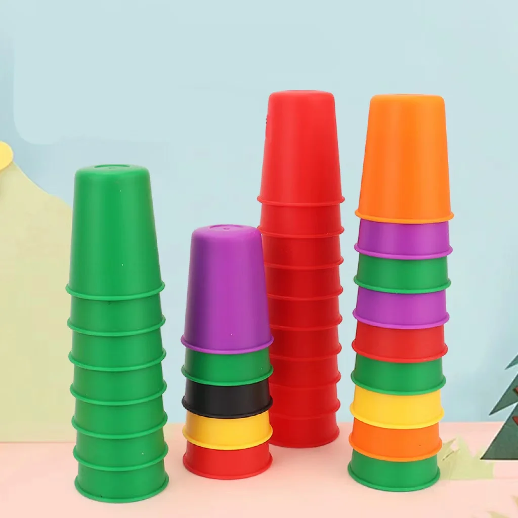 משחק ערימת כוסות עם כרטיסים, תמונה 2 מתוך 6